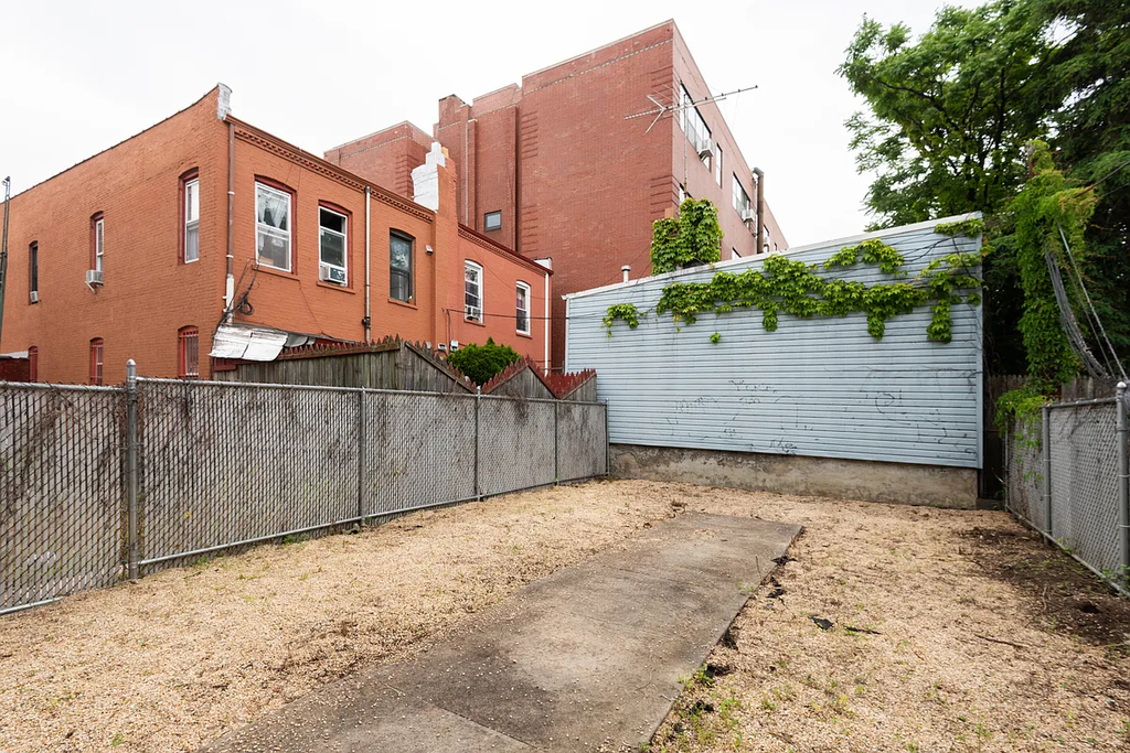 291 Wyckoff Avenue - Photo 12