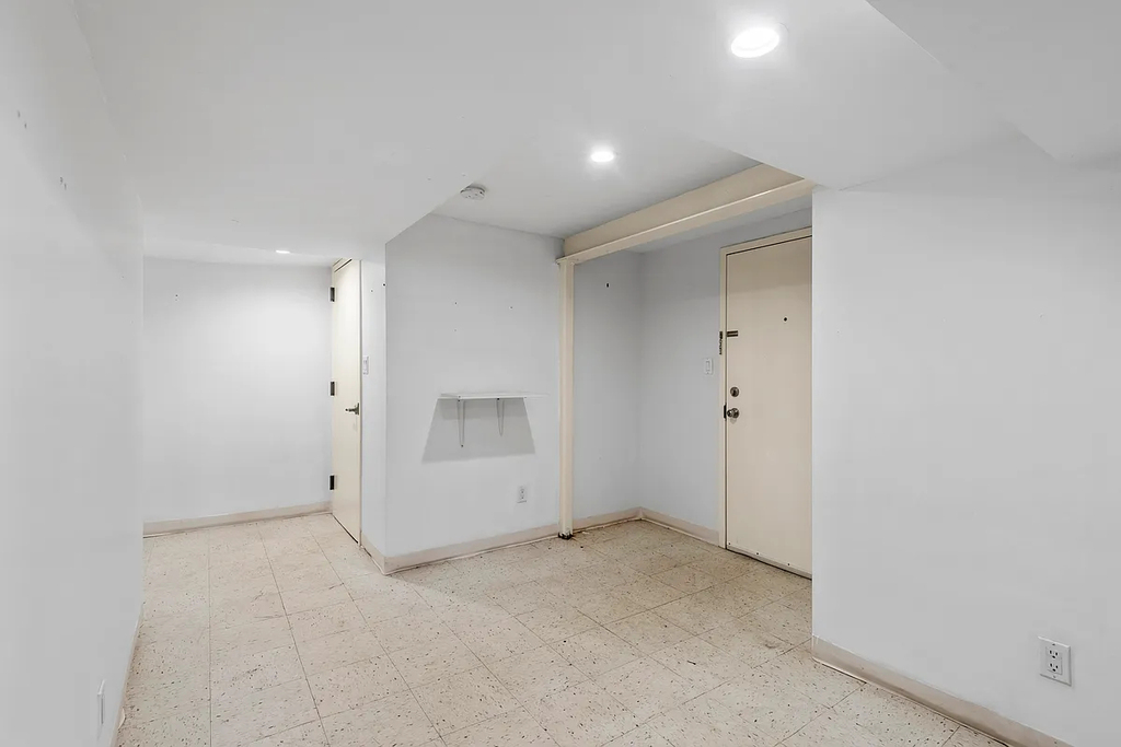 291 Wyckoff Avenue - Photo 9