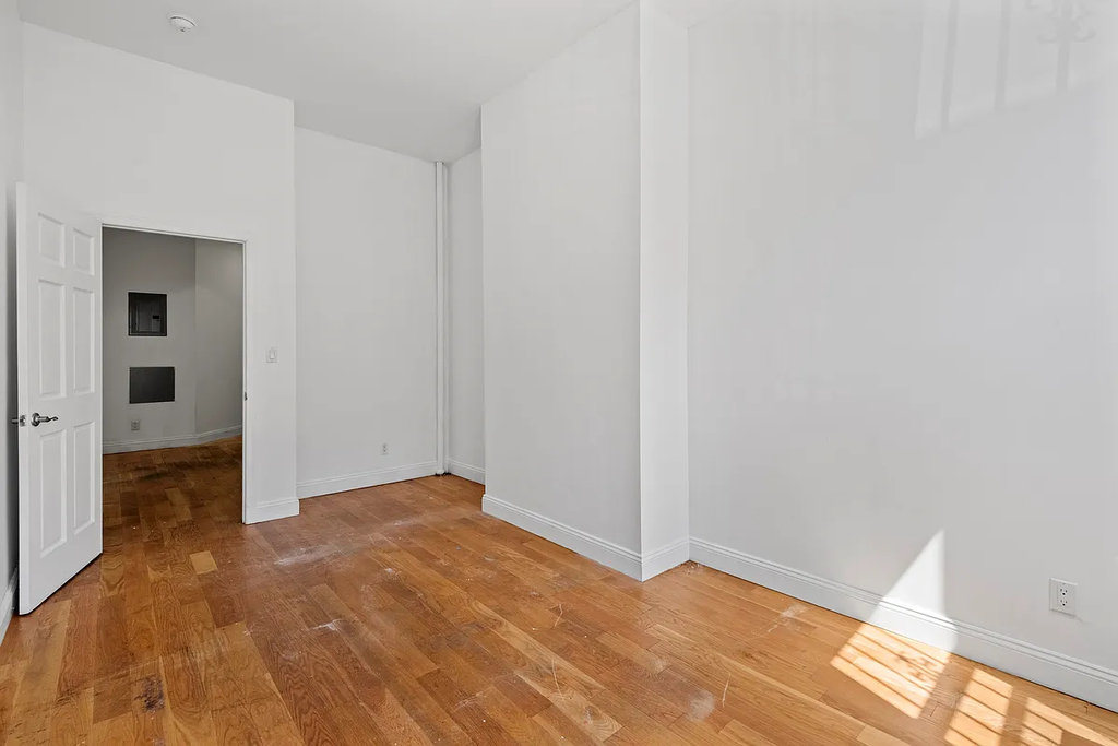 291 Wyckoff Avenue - Photo 7
