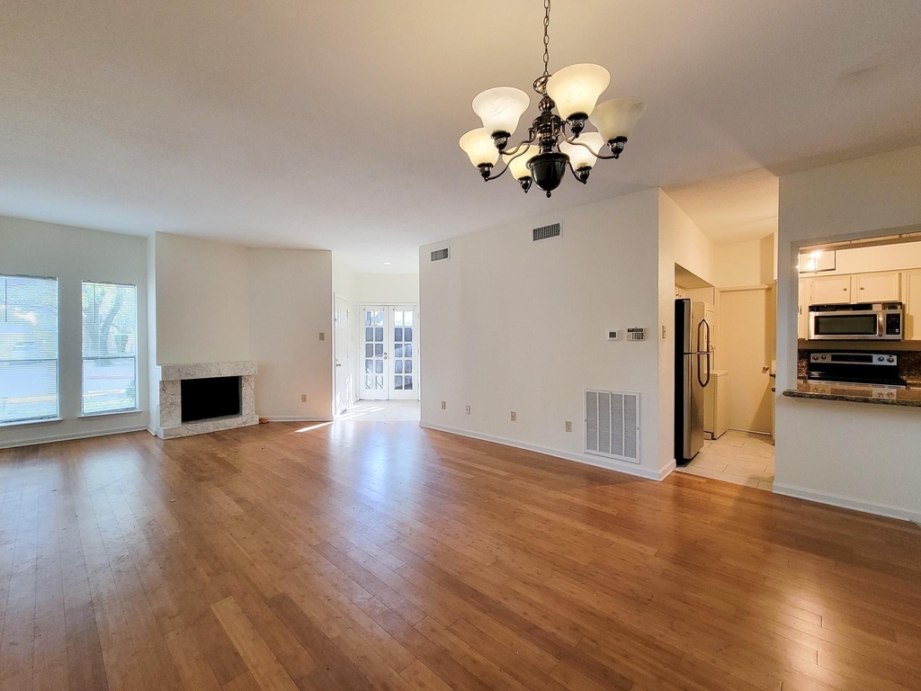 10811 Richmond Avenue - Photo 10