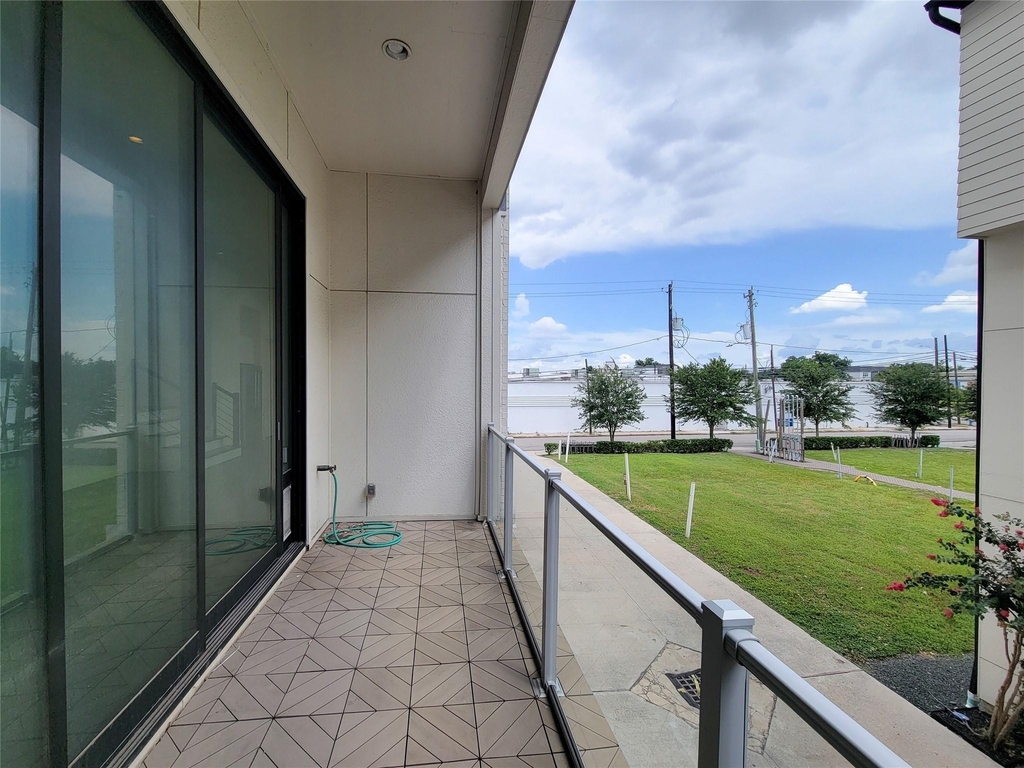 9 N St Charles Street - Photo 8