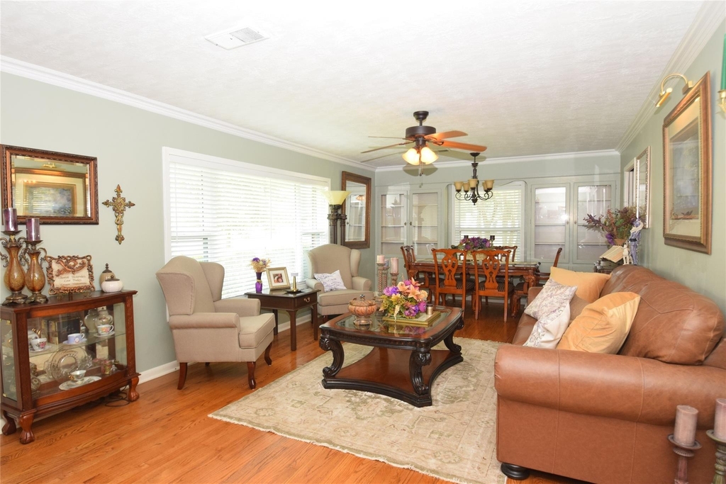 1954 Heights Drive - Photo 5