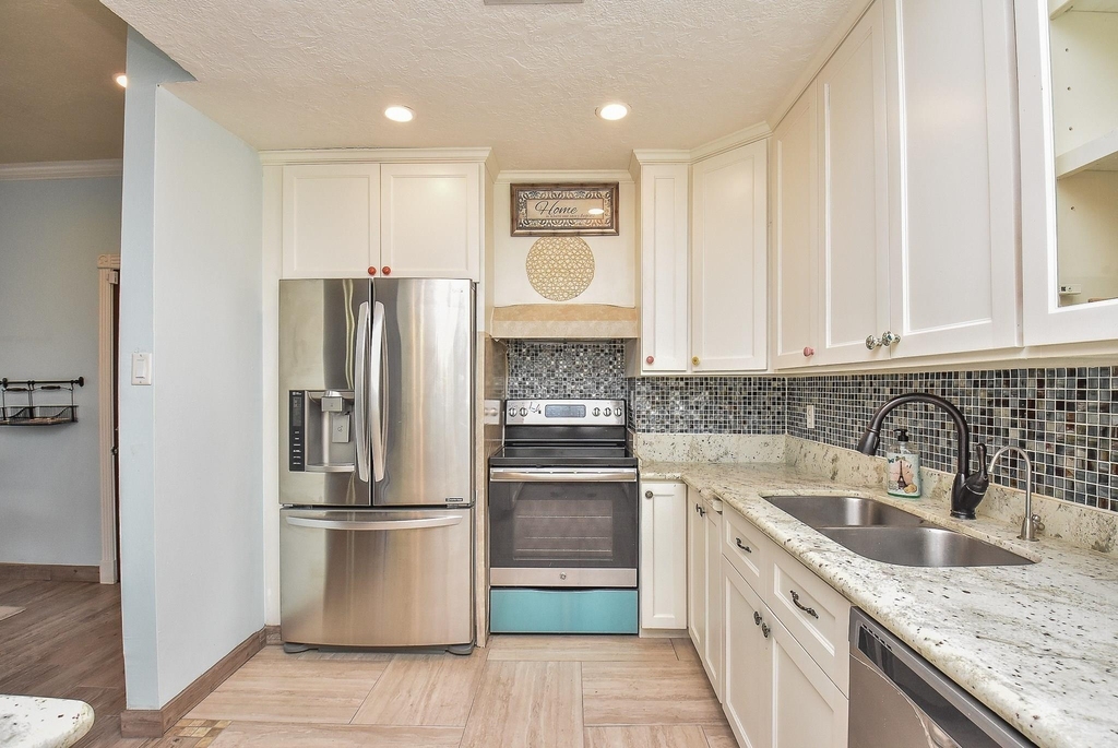 800 Country Place Drive - Photo 10