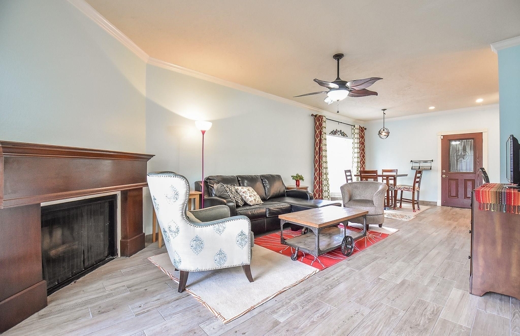 800 Country Place Drive - Photo 2