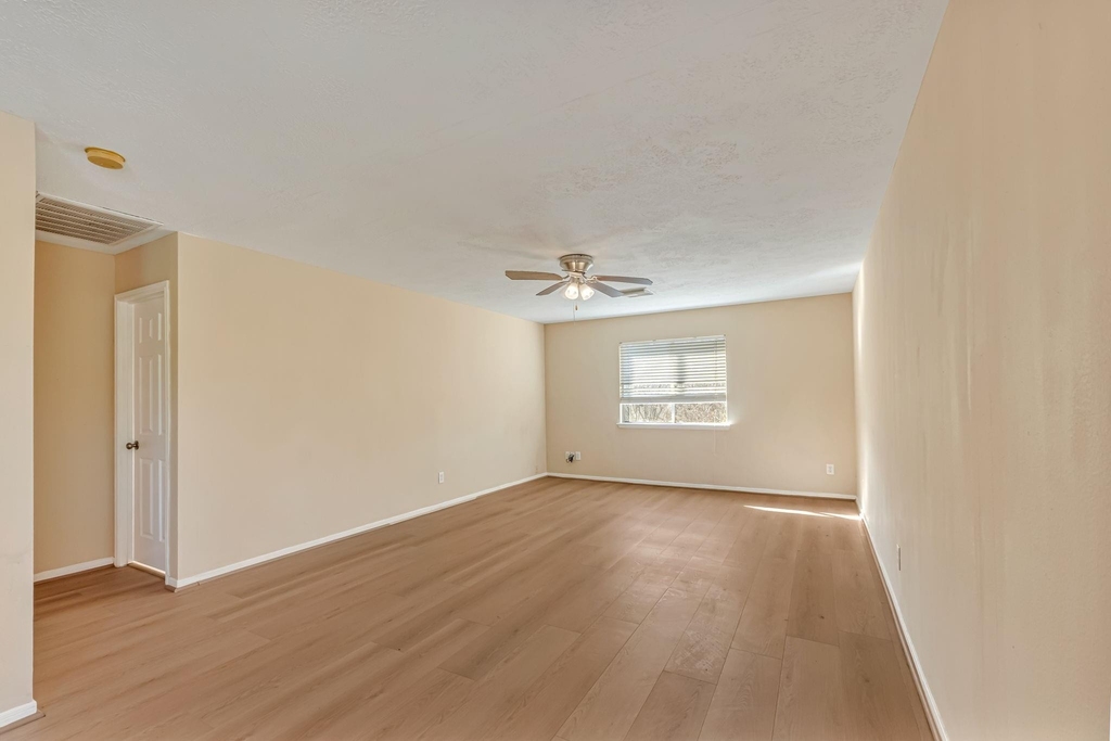 914 Chapwood Court - Photo 10