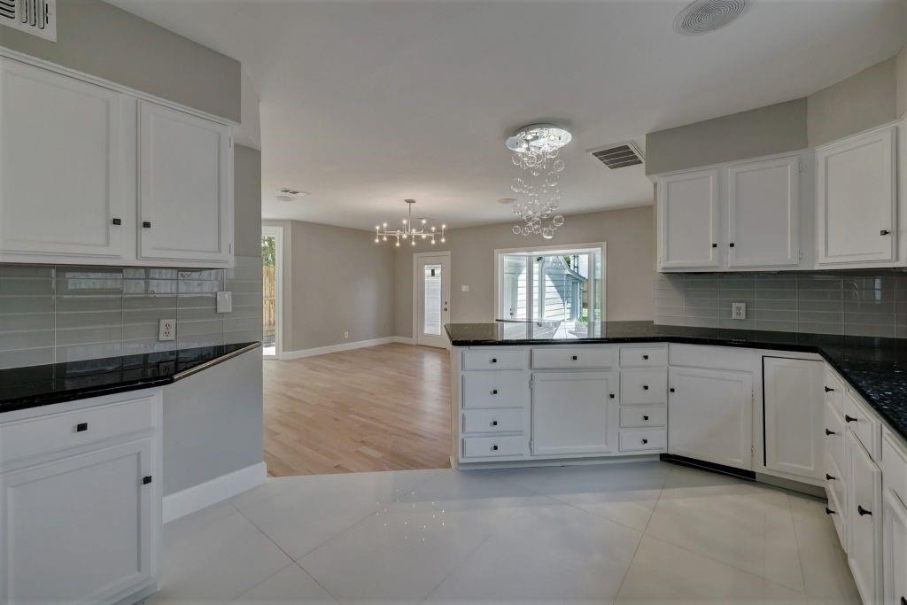 3605 Plumb Street - Photo 10