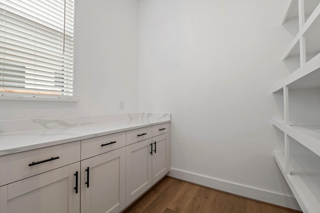 1911 Drover Lane - Photo 8
