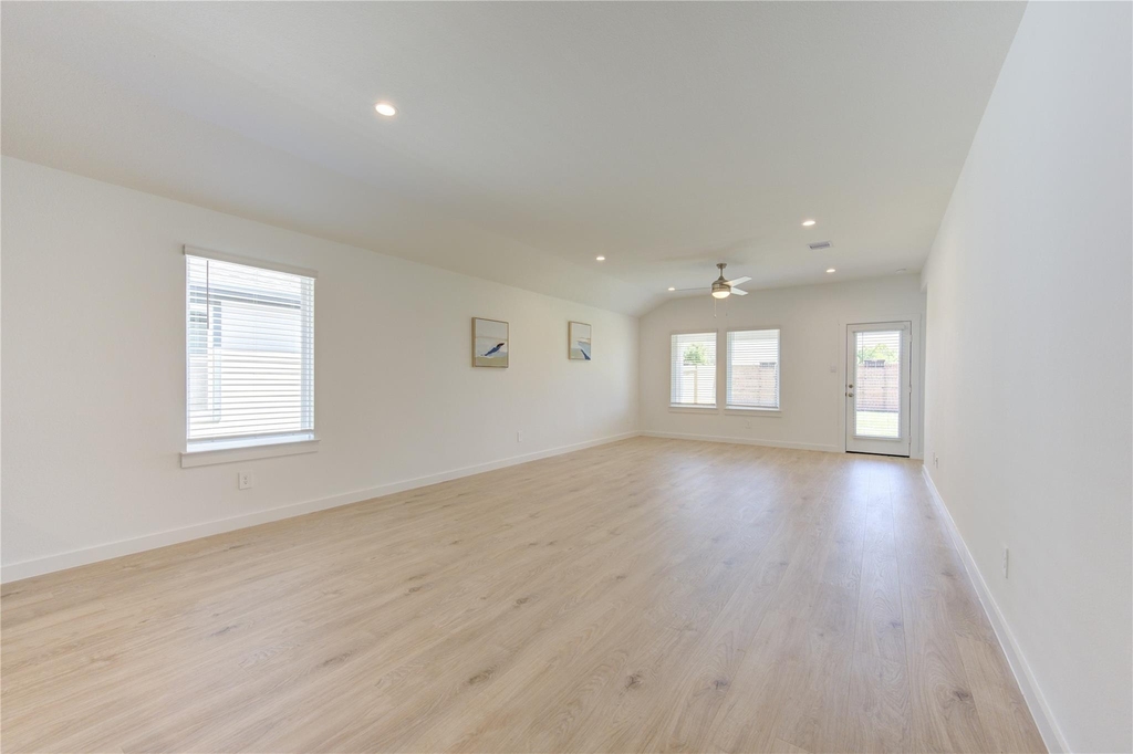 8038 Tropea Drive - Photo 19