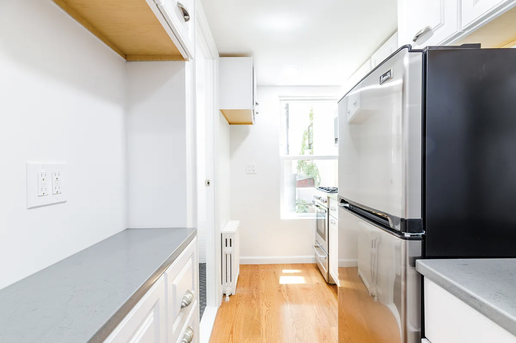 214 first avenue - Photo 4