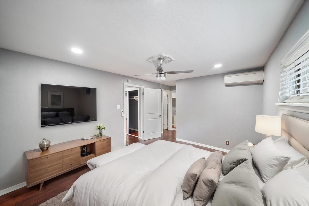 311 Hawthorne Street - Photo 13