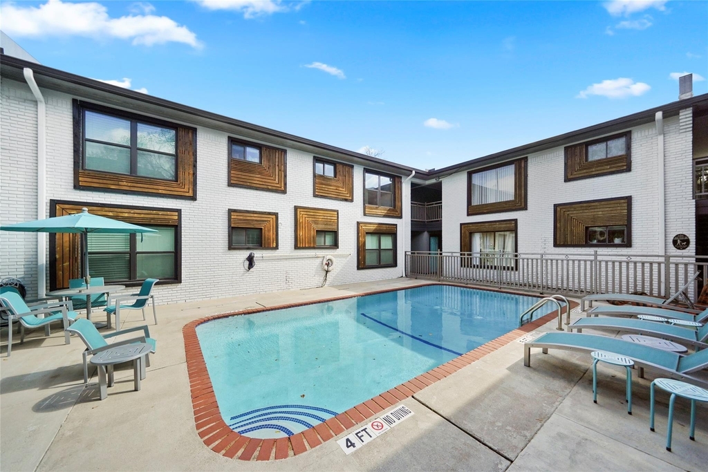 311 Hawthorne Street - Photo 17