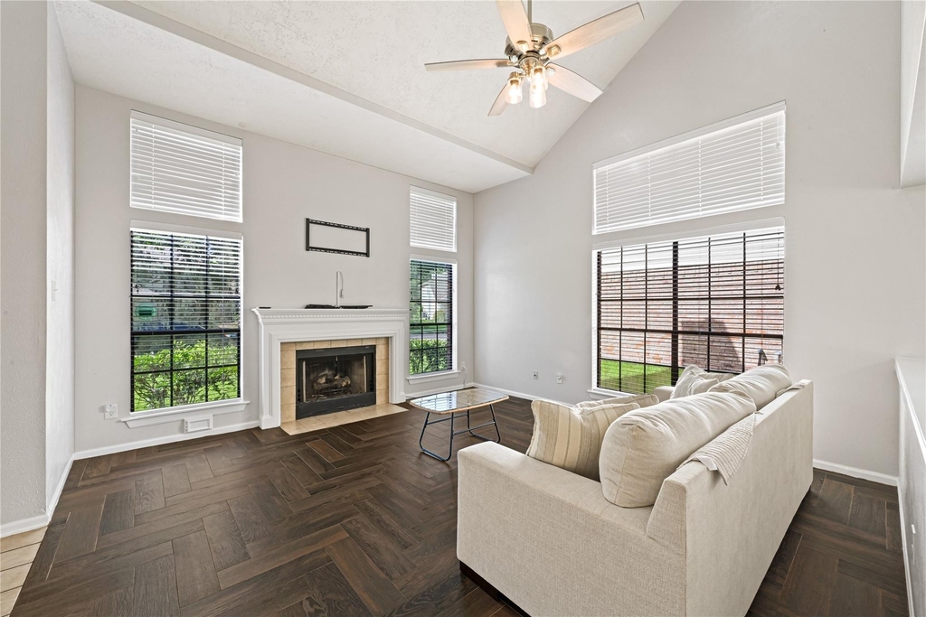 1555 Hillside Elm Street - Photo 2
