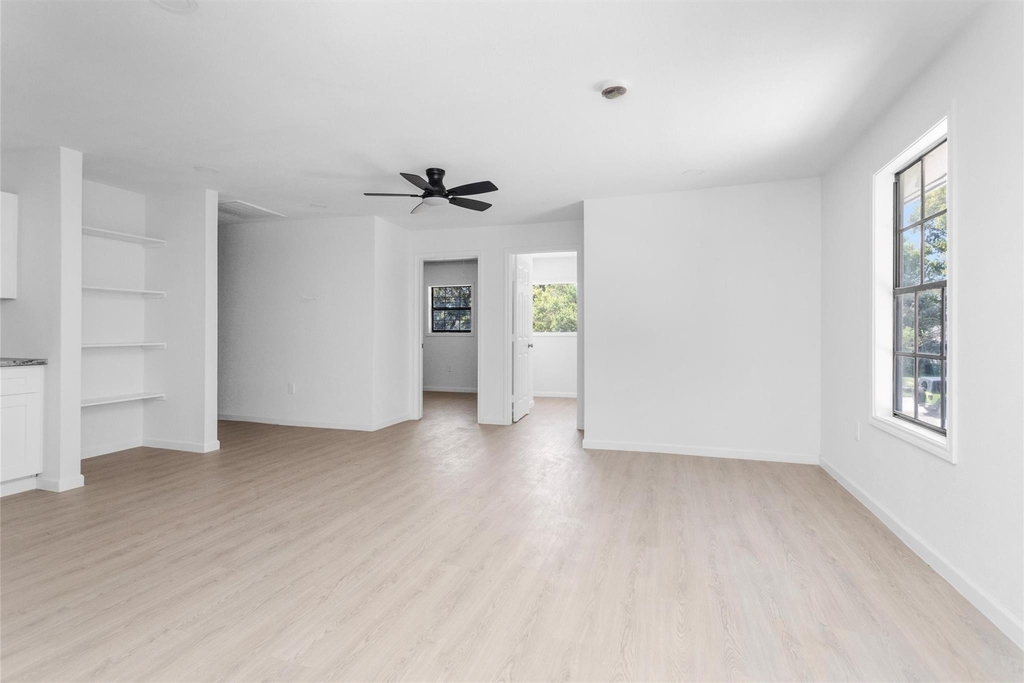 16016 Green Manor Drive - Photo 2