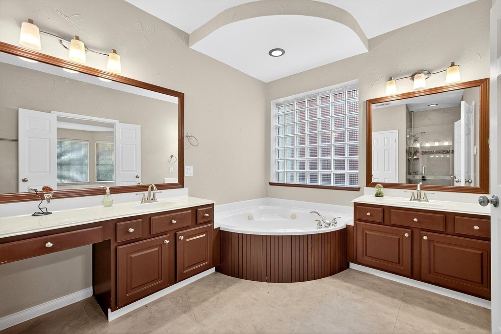 18502 Berry Leaf Court - Photo 13