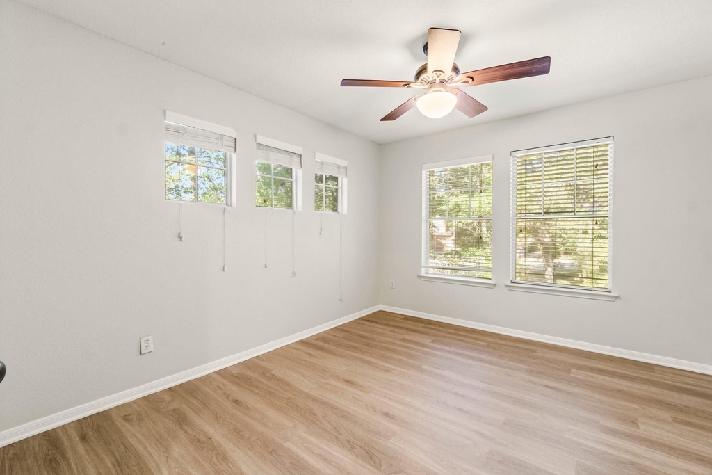 75 Scarlet Woods Court - Photo 18