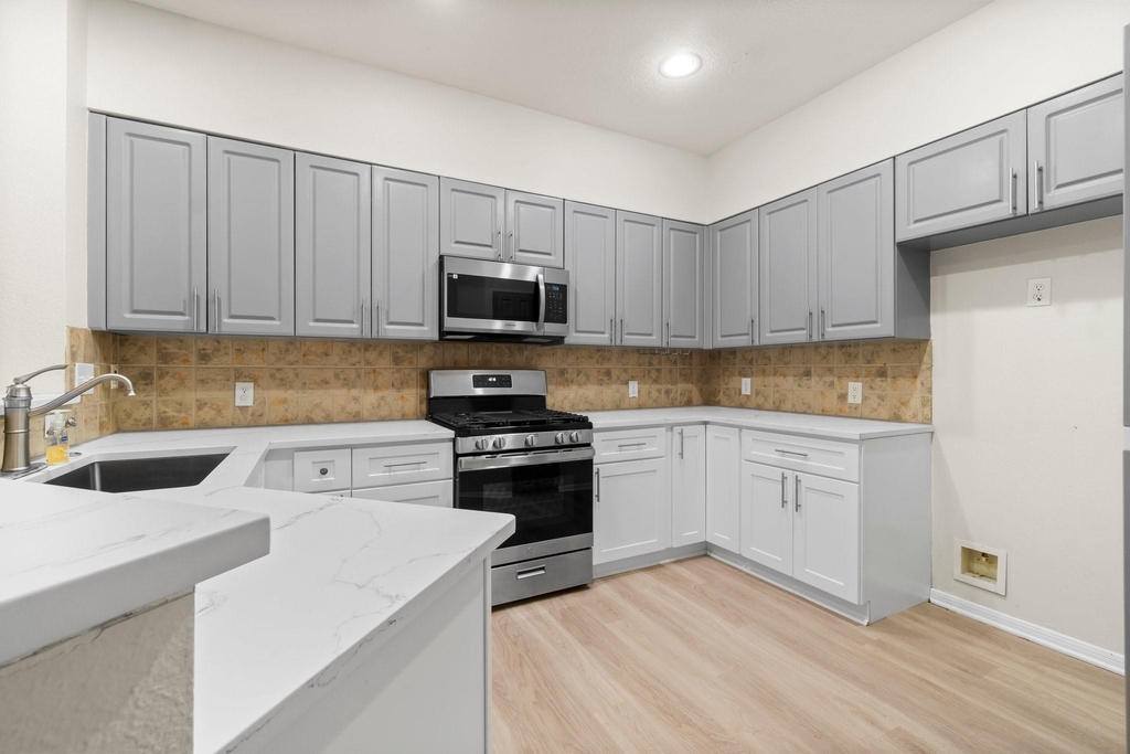75 Scarlet Woods Court - Photo 8