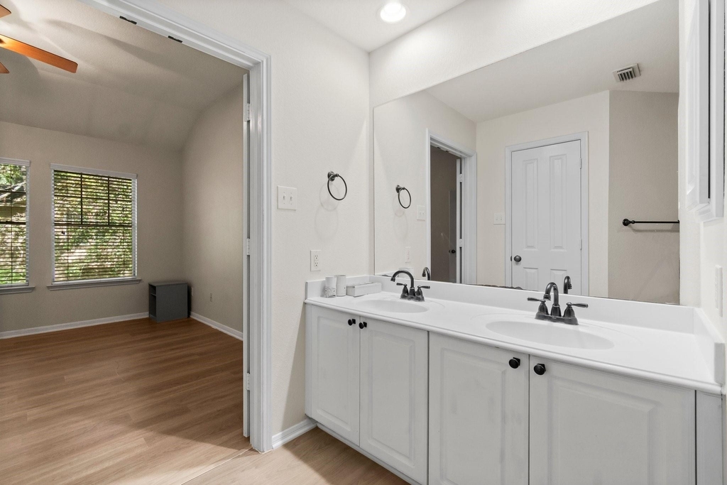 75 Scarlet Woods Court - Photo 17