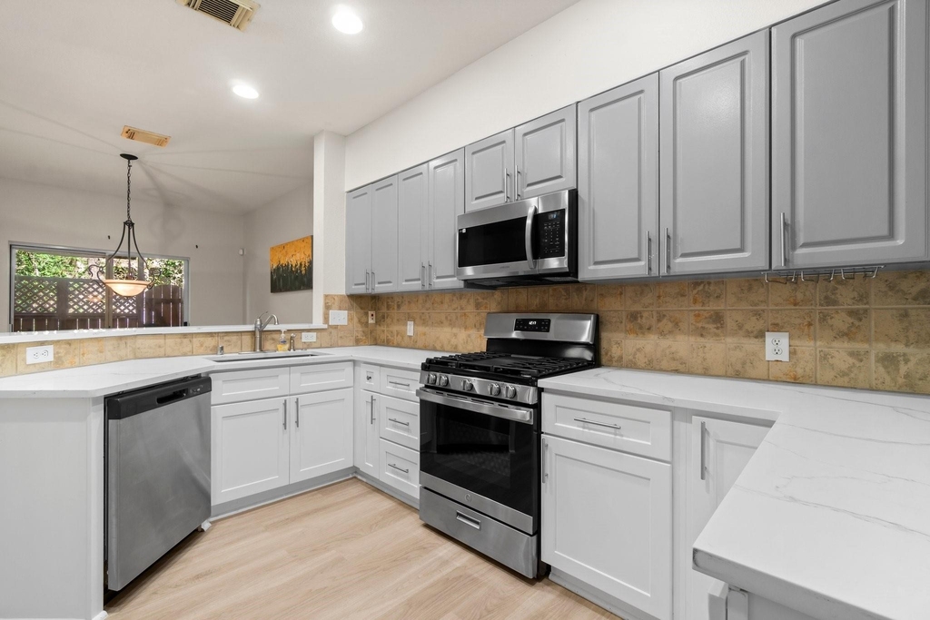 75 Scarlet Woods Court - Photo 9