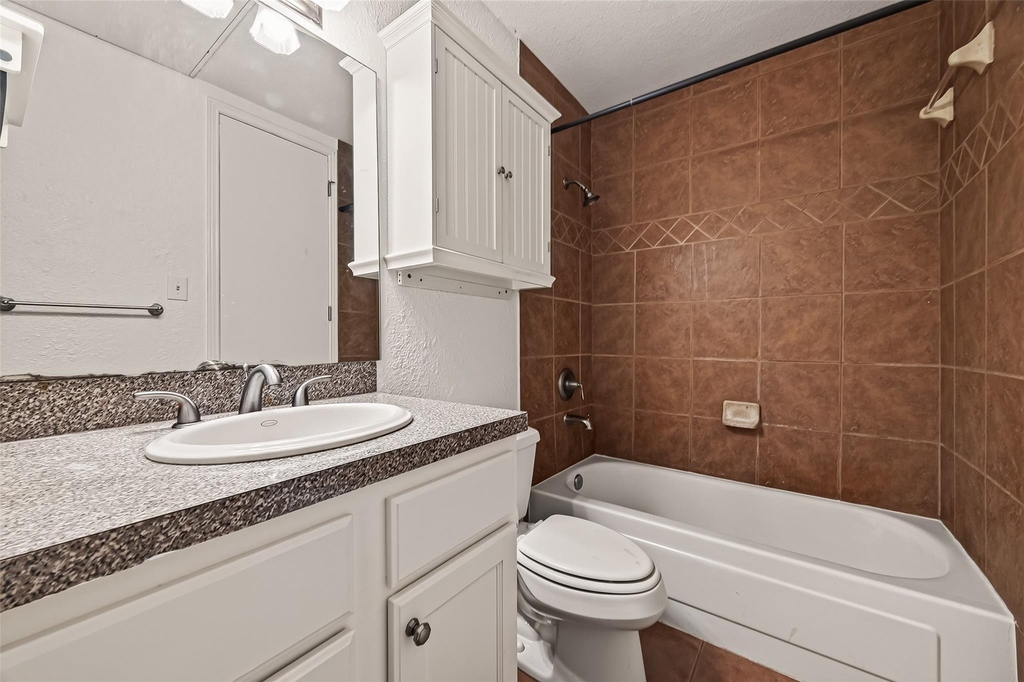 4515 Briar Hollow Place - Photo 18