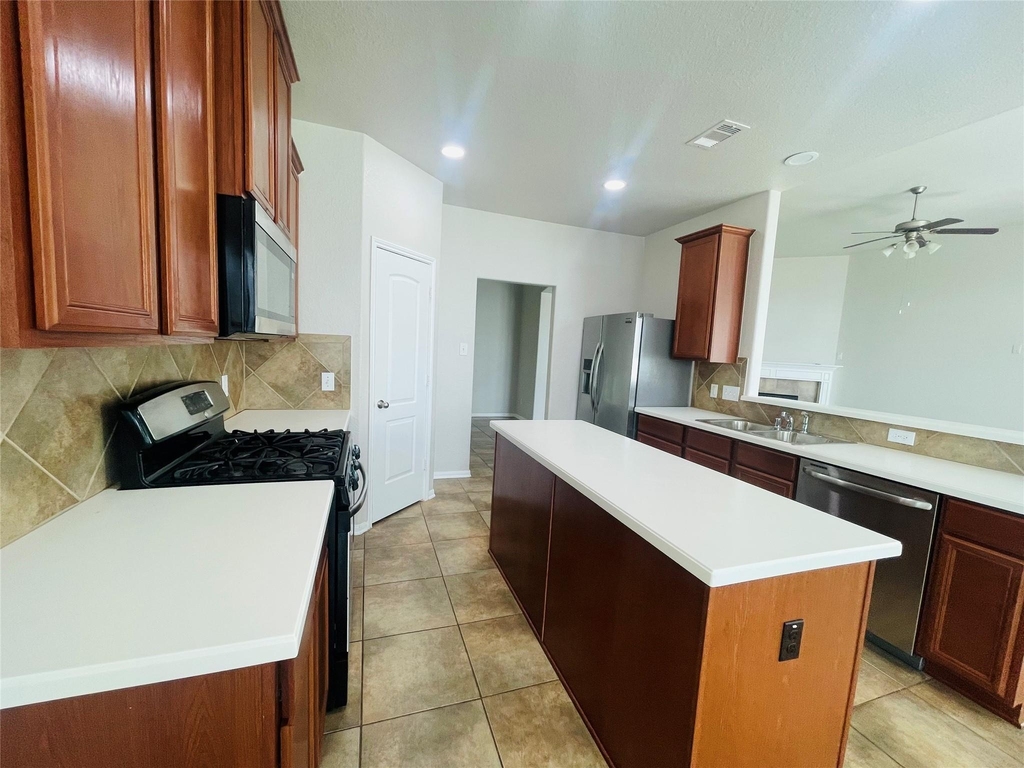 4702 Sedgewood Drive - Photo 7