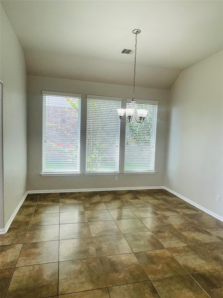 4702 Sedgewood Drive - Photo 9