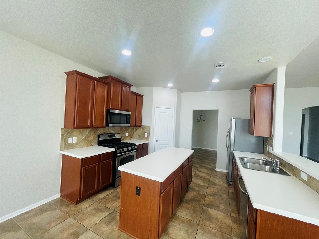 4702 Sedgewood Drive - Photo 6