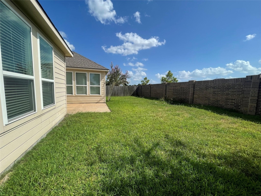 4702 Sedgewood Drive - Photo 16