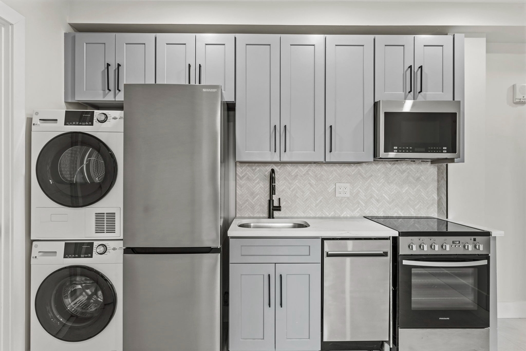 315 West Broadway - Photo 5