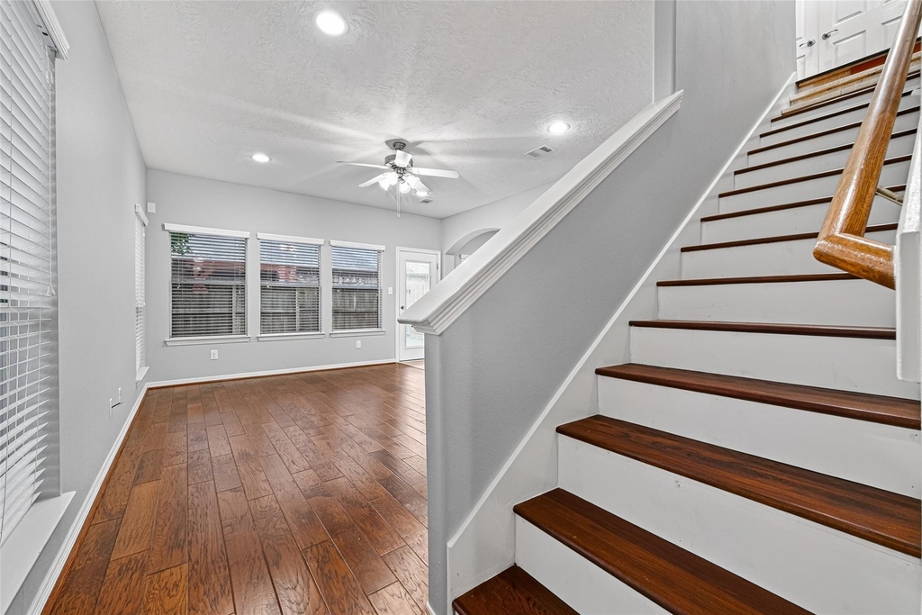 8910 Minola Oaks Drive - Photo 7