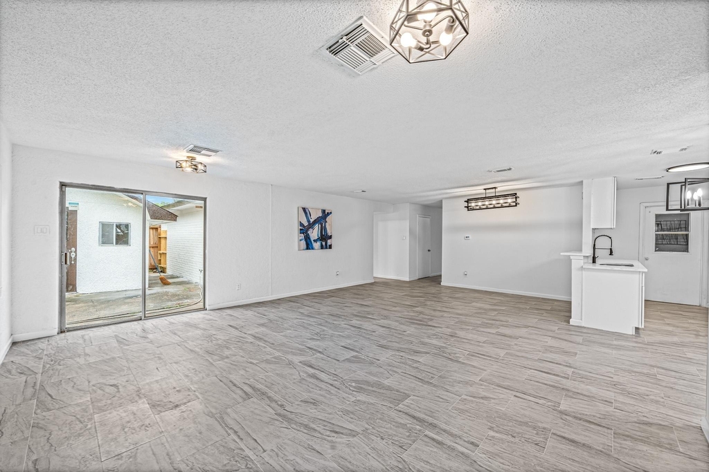 11823 S Willow Circle - Photo 11