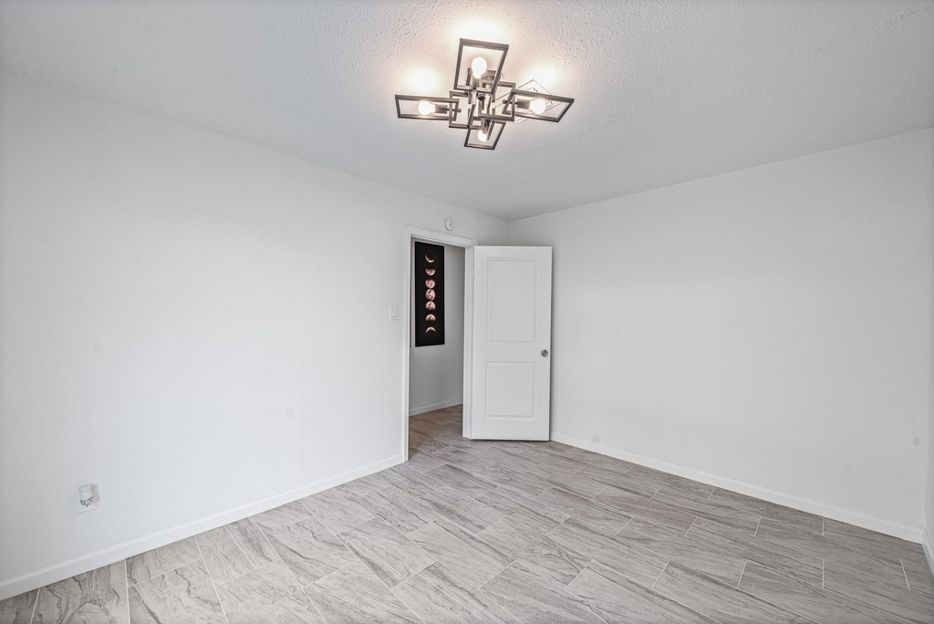 11823 S Willow Circle - Photo 7