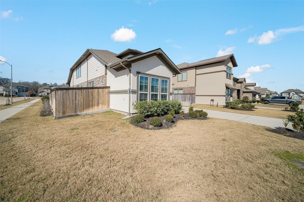 1811 Smithers Landing Drive - Photo 1