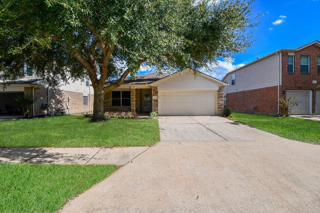 4818 King Hallow Lane - Photo 1