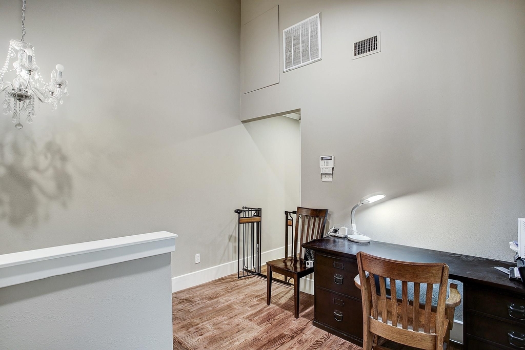 801 Le Green Street - Photo 8
