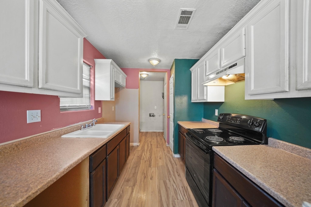 1704 Pannell Street - Photo 3
