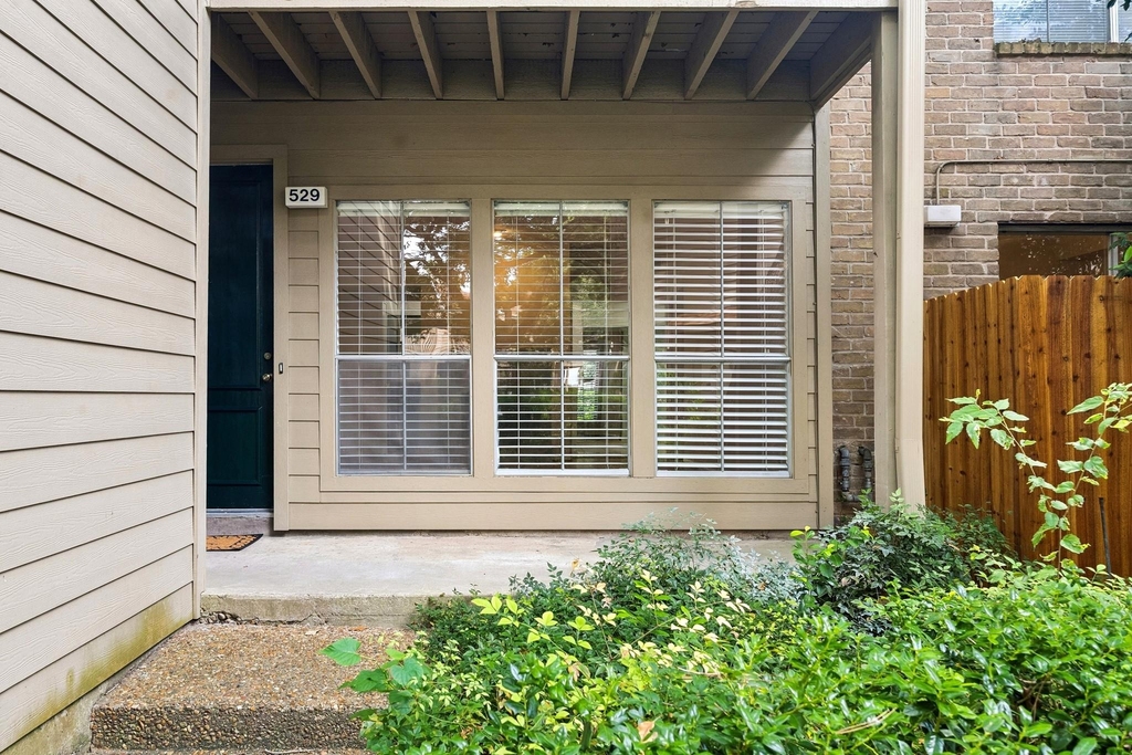 2100 Tanglewilde Street - Photo 0