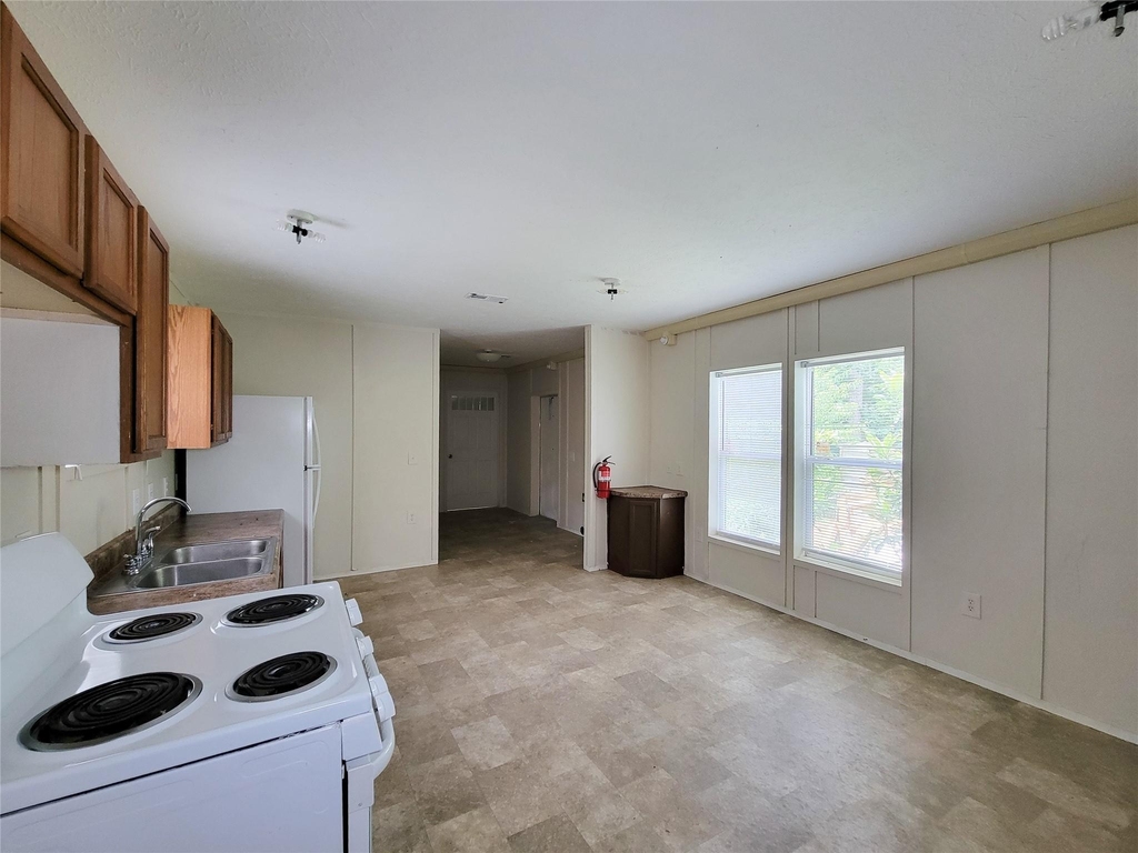 9203 Greens - Photo 7