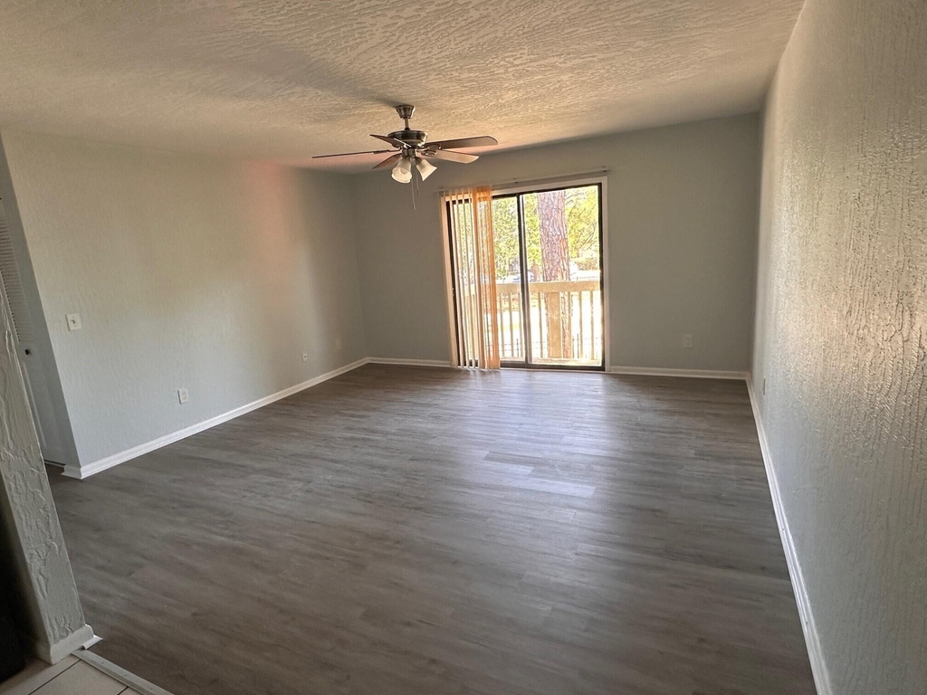 2100 Forest Knoll Drive Ne - Photo 2