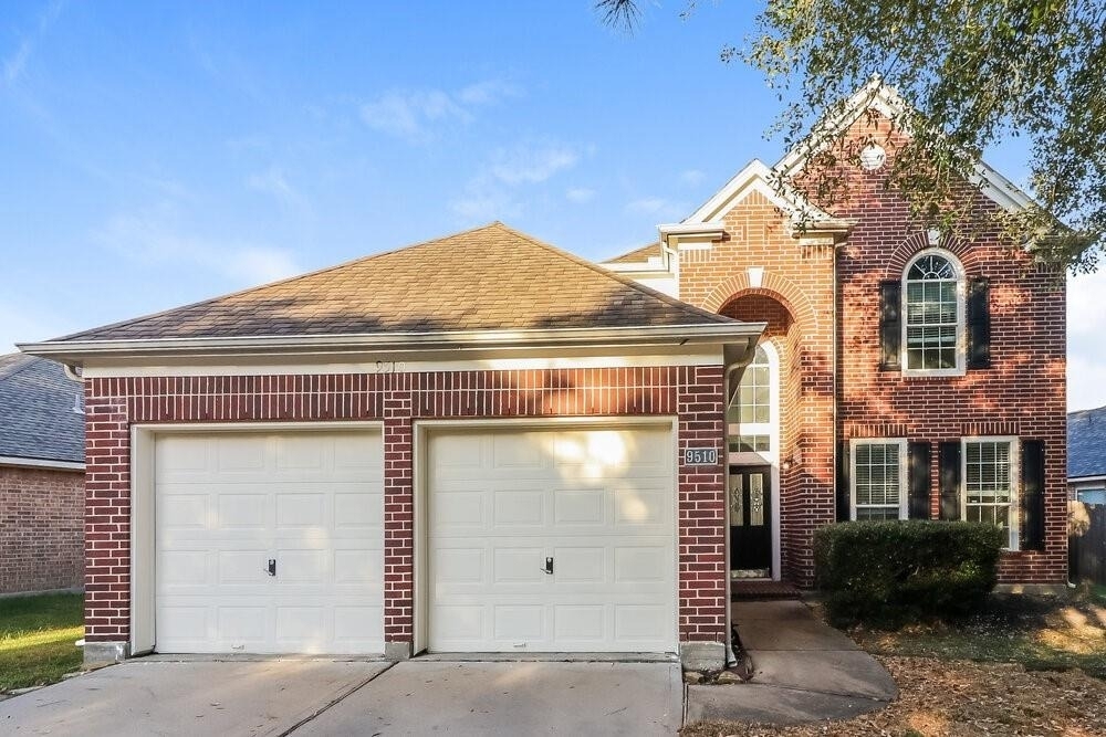 9510 Wakefield Village Drive - Photo 0