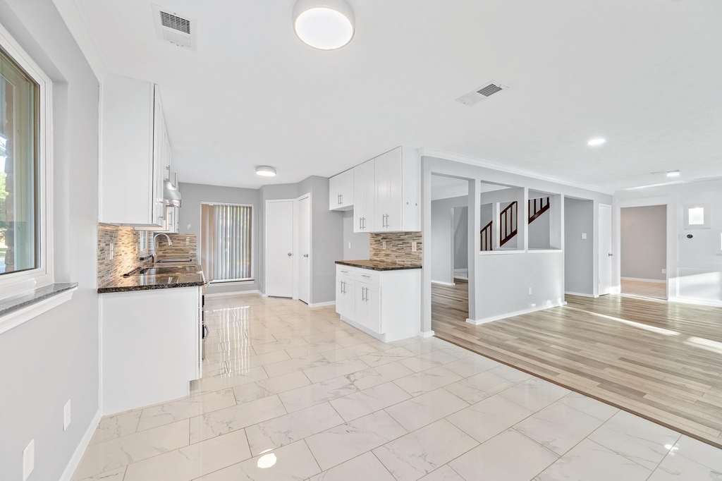 1363 Westgreen Boulevard - Photo 11