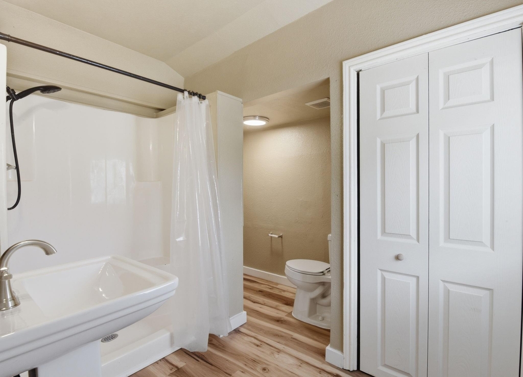 1109 E Walker Street - Photo 27