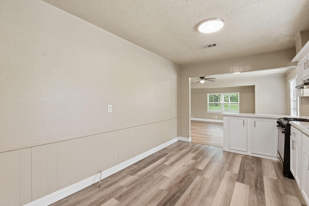 1109 E Walker Street - Photo 18