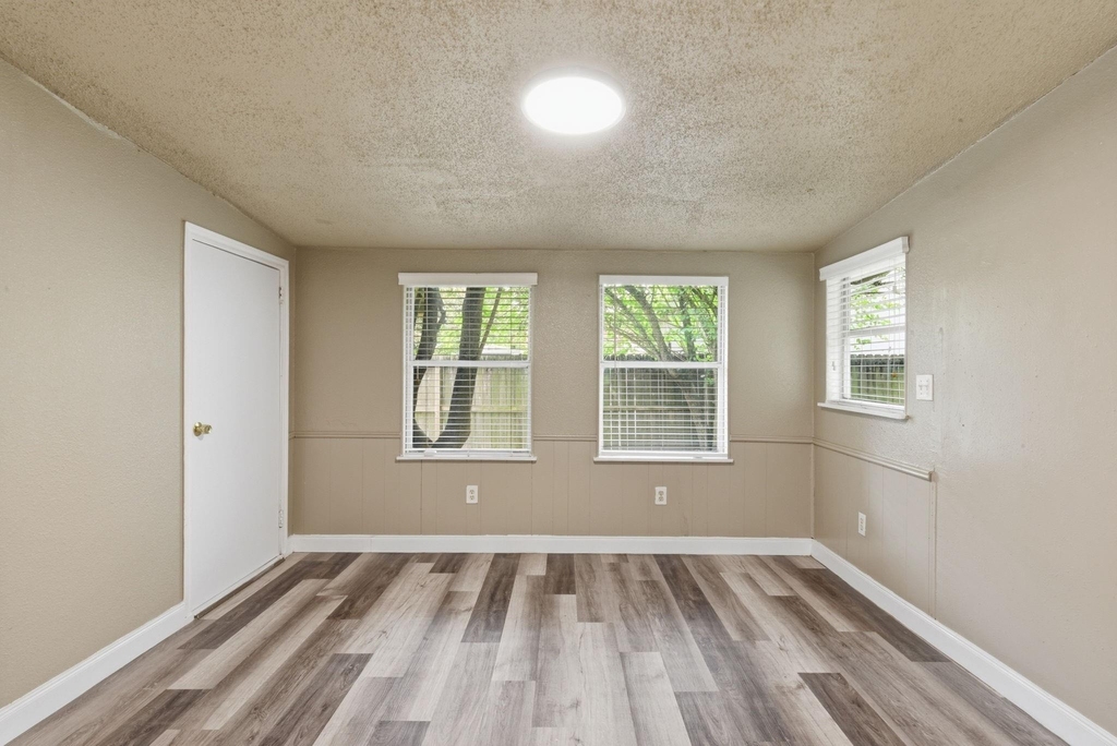 1109 E Walker Street - Photo 21