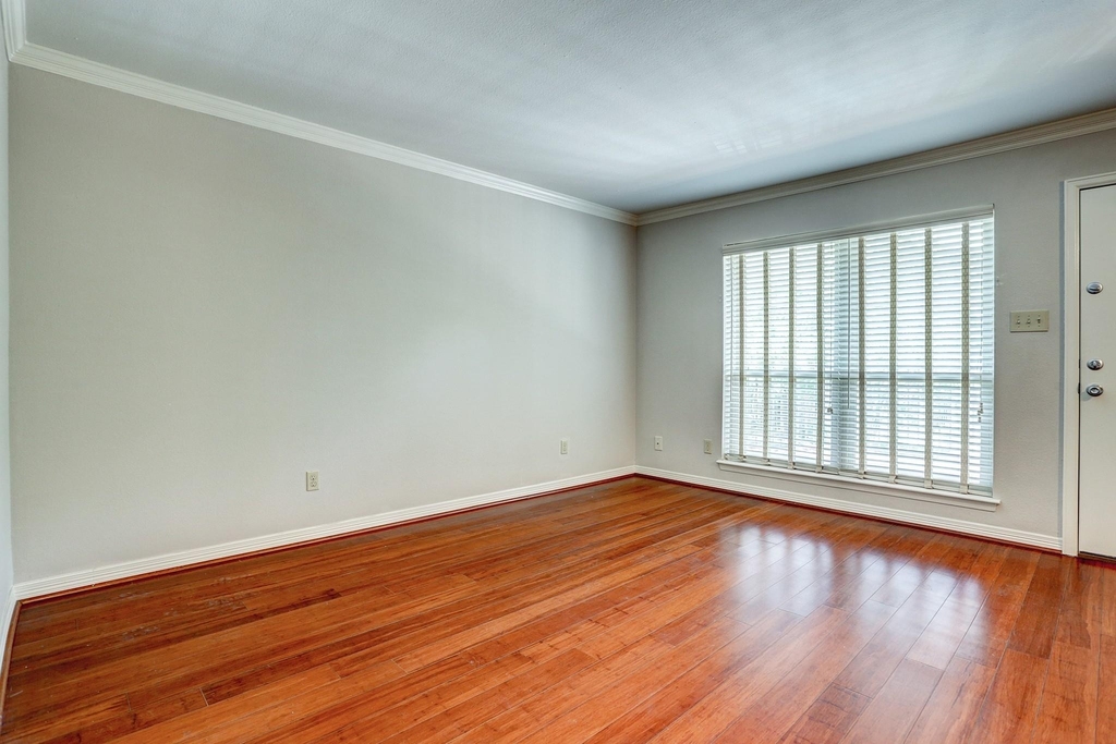 611 Hawthorne Street - Photo 9