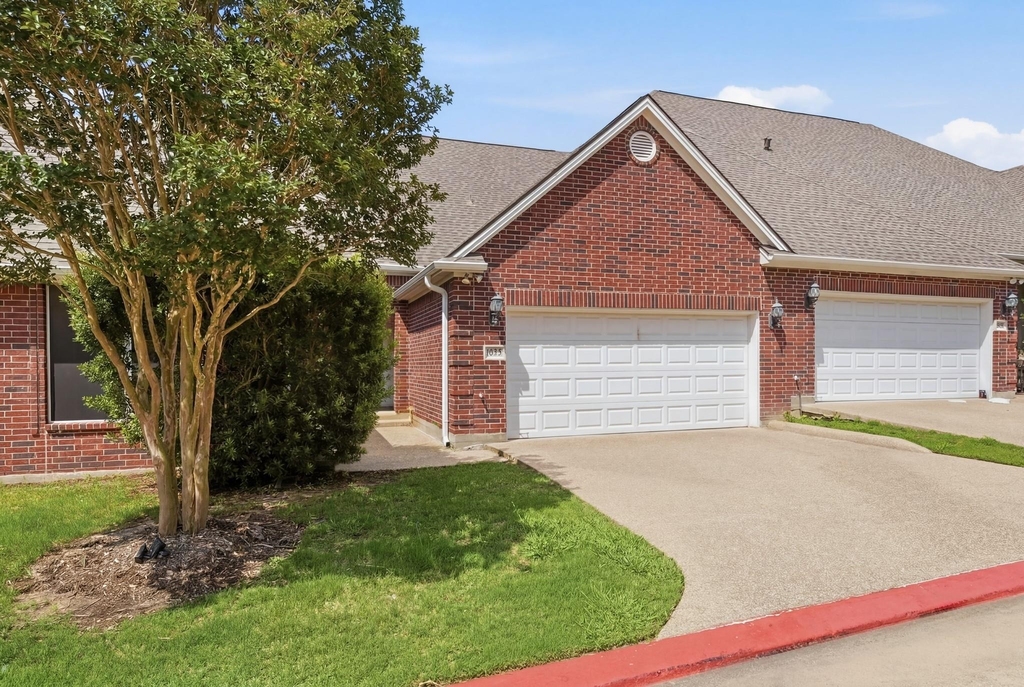 1612 Culture Lane - Photo 2