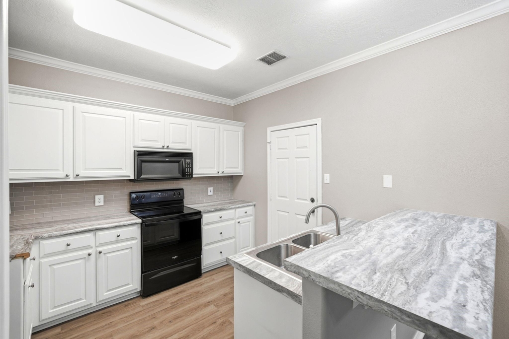 1612 Culture Lane - Photo 12