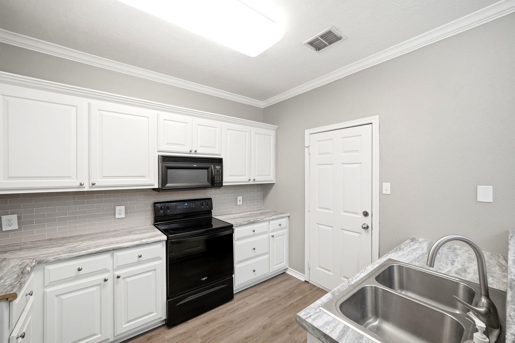 1612 Culture Lane - Photo 16