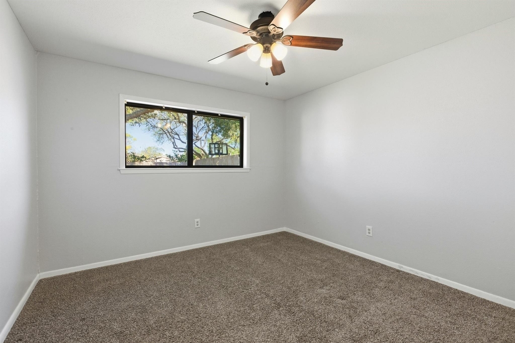 3721 Avenue R - Photo 34