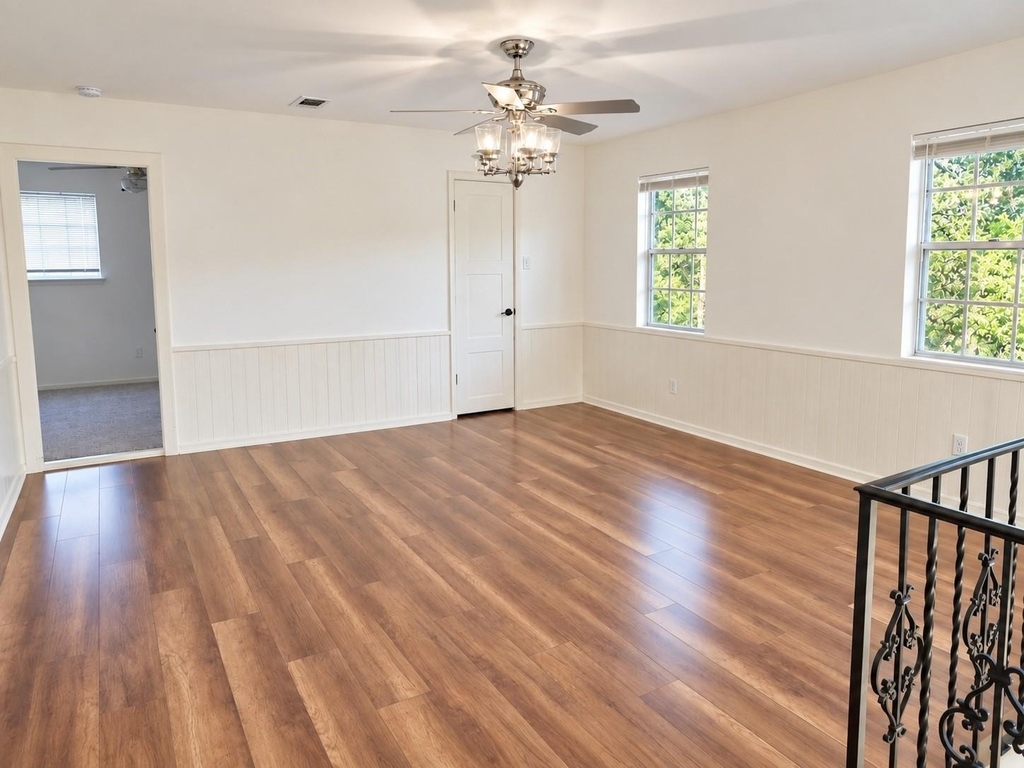 8218 Oak Moss Drive - Photo 10