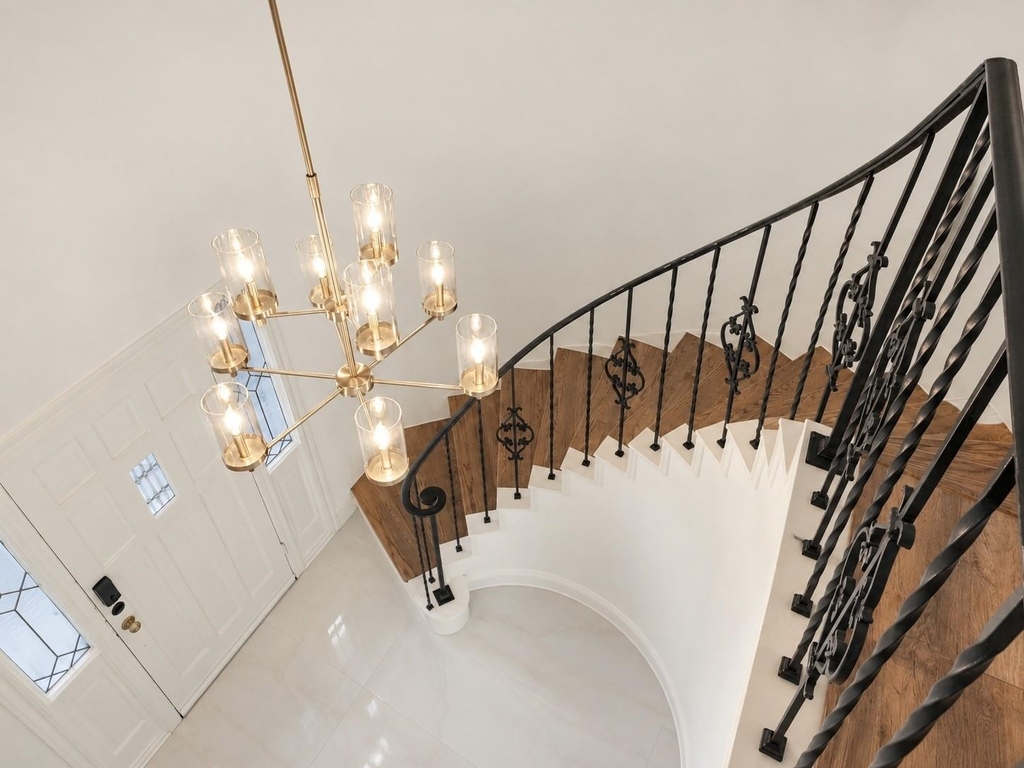 8218 Oak Moss Drive - Photo 4
